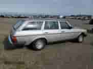 1985 Mercedes-Benz 300 с VIN WDBAB93C5FF030673, выставлен на аукционе Copart как лот 52360325 с пробегом 171 214 миль миль и Чистый • Clean title. История ставок и продаж доступна на DreamBid. Изображение 3.