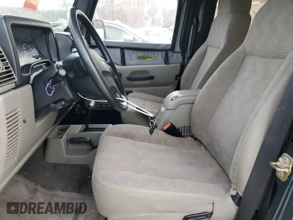 2005 Jeep Wrangler X z VIN 1J4FA39S35P373166, wystawiony jako Copart lot #77670434 z przebiegiem 138 142 mil mil oraz Czysty tytuł • Clean title. Historia ofert i sprzedaży dostępna na DreamBid. Obrazek 7.