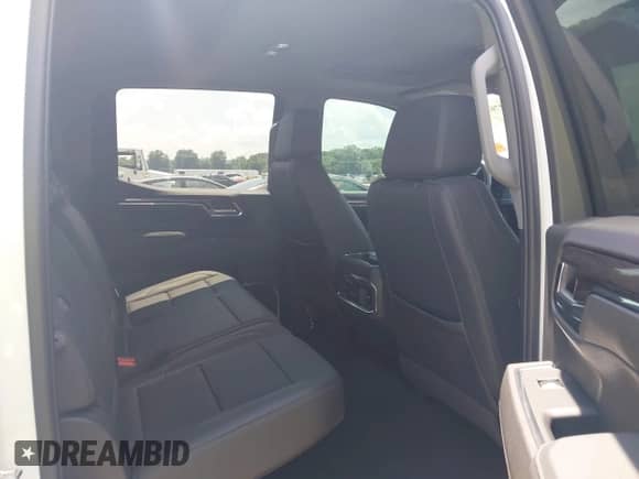 2025 Chevrolet Silverado 1500 LTZ с VIN 3GCUKGE82SG163945, выставлен на аукционе IAAI как лот 42765218 с пробегом 20 426 миль миль и . История ставок и продаж доступна на DreamBid. Изображение 8.