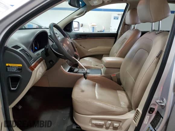 2010 Hyundai Veracruz Limited with VIN KM8NUDCC9AU133286, listed as a Copart auction lot 68998105 with 156,429 mi miles and Salvage title. Bid and sale history available at DreamBid. Image 7.