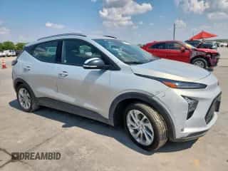 2023 Chevrolet Bolt EUV LT z VIN 1G1FY6S09P4164006, wystawiony jako Copart lot #81274925 z przebiegiem 100 361 mil mil oraz Czysty tytuł • Clean title. Historia ofert i sprzedaży dostępna na DreamBid. Obrazek 4.