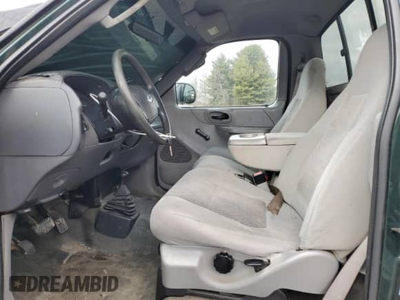 2003 Ford F-150 XL z VIN 2FTRF18203CA87350, wystawiony jako Copart lot #42330695 z przebiegiem Nie podano mil oraz Szkoda całkowita • Salvage title. Historia ofert i sprzedaży dostępna na DreamBid. Obrazek 7.