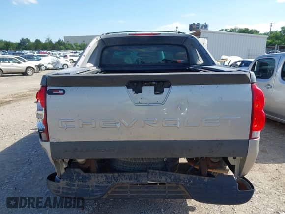 2006 Chevrolet Avalanche Z66 z VIN 3GNEC12Z86G101281, wystawiony jako IAAI lot #42443766 z przebiegiem 191 405 mil mil oraz . Historia ofert i sprzedaży dostępna na DreamBid. Obrazek 6.