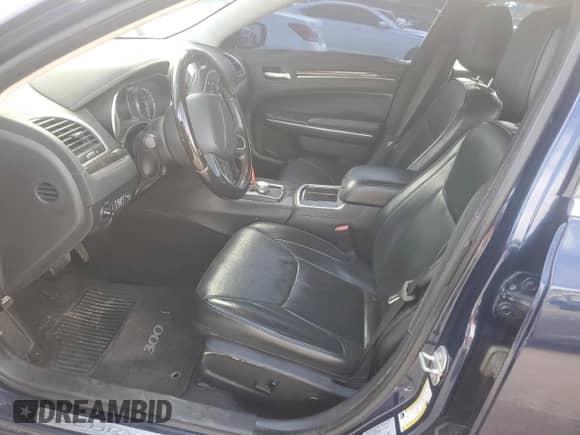 2017 Chrysler 300 C с VIN 2C3CCAEG8HH570081, выставлен на аукционе Copart как лот 62878785 с пробегом 148 330 миль миль и Списание • Salvage title. История ставок и продаж доступна на DreamBid. Изображение 7.