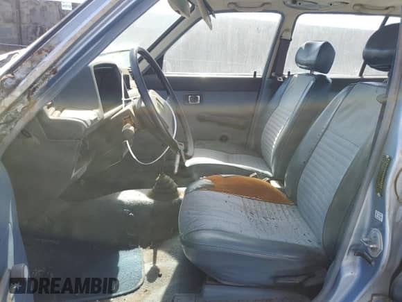 1983 Honda Civic z VIN JHMWD5526DS007016, wystawiony jako Copart lot #60973254 z przebiegiem 257 657 mil mil oraz Czysty tytuł • Clean title. Historia ofert i sprzedaży dostępna na DreamBid. Obrazek 7.