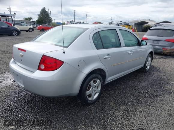2005 Chevrolet Cobalt с VIN 1G1AK52F057517416, выставлен на аукционе IAAI как лот 41933909 с пробегом 113 717 миль миль и . История ставок и продаж доступна на DreamBid. Изображение 4.