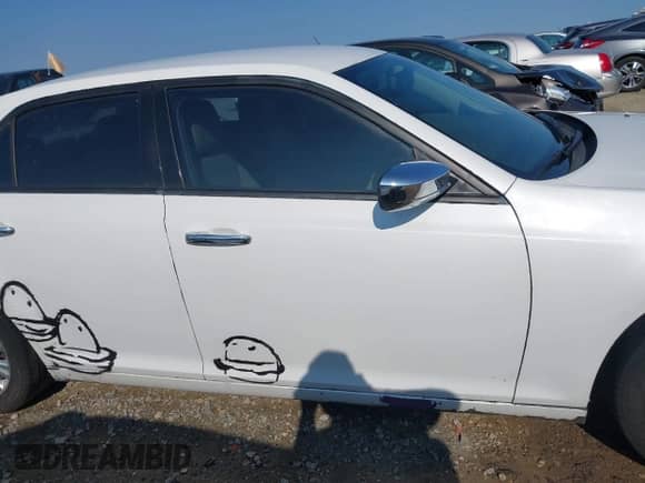 2013 Chrysler 300 C z VIN 2C3CCAKT8DH505338, wystawiony jako IAAI lot #42399191 z przebiegiem 226 118 mil mil oraz . Historia ofert i sprzedaży dostępna na DreamBid. Obrazek 14.