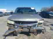 2005 GMC Sierra 1500 SLT z VIN 2GTEC13T251100136, wystawiony jako IAAI lot #41031903 z przebiegiem 440 920 mil mil oraz . Historia ofert i sprzedaży dostępna na DreamBid. Obrazek 12.