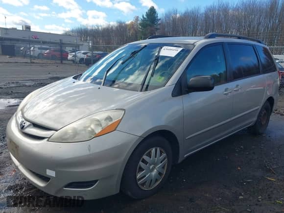 2007 Toyota Sienna CE with VIN 5TDZK23C07S081012, listed as a IAAI auction lot 43600498 with 201,793 mi miles and . Bid and sale history available at DreamBid. Image 2.