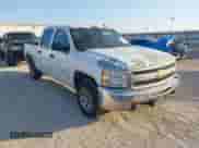 2012 Chevrolet Silverado 1500 LS z VIN 3GCPCREA3CG240817, wystawiony jako IAAI lot #43135184 z przebiegiem 314 528 mil mil oraz . Historia ofert i sprzedaży dostępna na DreamBid. Obrazek 1.