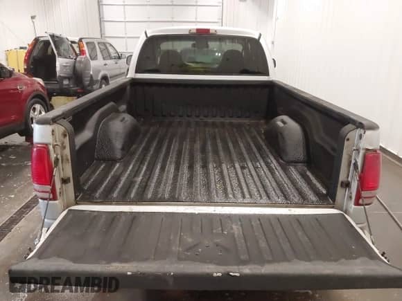 2001 Dodge Dakota с VIN 1B7GG22X21S138063, выставлен на аукционе IAAI как лот 41998737 с пробегом 210 178 миль миль и . История ставок и продаж доступна на DreamBid. Изображение 17.