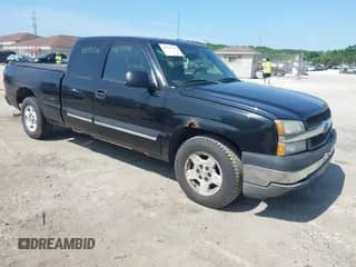 2005 Chevrolet Silverado 1500 LS with VIN 2GCEC19T851227917, listed as a IAAI auction lot 42535745 with 206,592 mi miles and . Bid and sale history available at DreamBid. Image 1.
