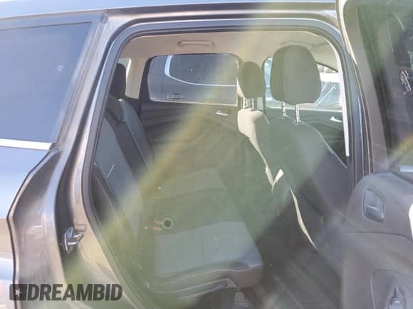 2014 Ford Escape SE z VIN 1FMCU0GX5EUE50422, wystawiony jako Copart lot #87074825 z przebiegiem 180 283 mil mil oraz Czysty tytuł • Clean title. Historia ofert i sprzedaży dostępna na DreamBid. Obrazek 11.