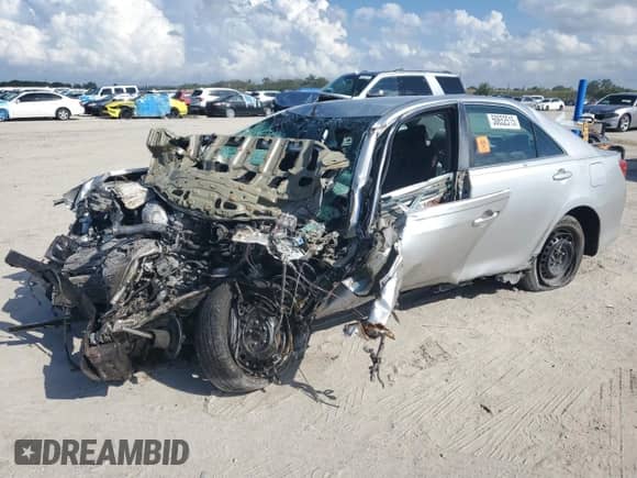 2014 Toyota Camry L с VIN 4T4BF1FK3ER412968, выставлен на аукционе Copart как лот 83950035 с пробегом Не указан миль и На запчасти • Non repairable. История ставок и продаж доступна на DreamBid. Изображение 1.