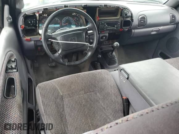 2001 Dodge 1500 с VIN 3B7HF13Y71G776289, выставлен на аукционе Copart как лот 71162624 с пробегом Не указан миль и Списание • Salvage title. История ставок и продаж доступна на DreamBid. Изображение 8.