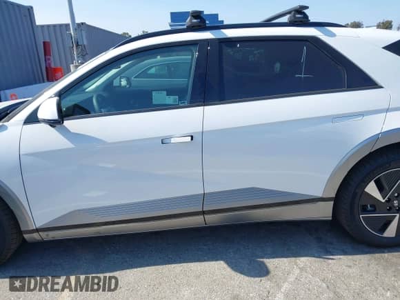 2025 Hyundai Ioniq 5 with VIN 7YAKR4DA8SY005422, listed as a IAAI auction lot 42749415 with 457 mi miles and . Bid and sale history available at DreamBid. Image 14.