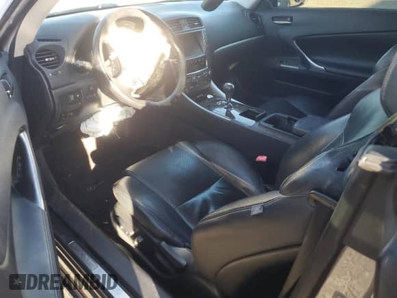 2012 Lexus IS 250 C z VIN JTHFF2C28C2523159, wystawiony jako Copart lot #77195204 z przebiegiem Nie podano mil oraz Szkoda całkowita • Salvage title. Historia ofert i sprzedaży dostępna na DreamBid. Obrazek 8.