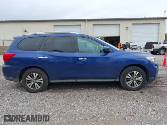 2017 Nissan Pathfinder SV with VIN 5N1DR2MMXHC613443, listed as a IAAI auction lot 42370891 with 135,460 mi miles and . Bid and sale history available at DreamBid. Image 13.