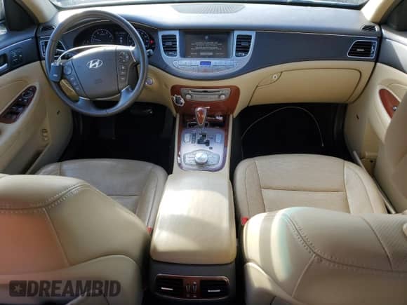 2013 Hyundai Genesis 3.8L с VIN KMHGC4DD8DU236979, выставлен на аукционе Copart как лот 84058555 с пробегом 107 198 миль миль и Списание • Salvage title. История ставок и продаж доступна на DreamBid. Изображение 8.