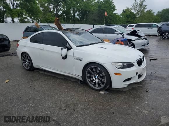 2009 BMW M3 с VIN WBSWD93569P362275, выставлен на аукционе Copart как лот 57961645 с пробегом 117 823 миль миль и Списание • Salvage title. История ставок и продаж доступна на DreamBid. Изображение 4.