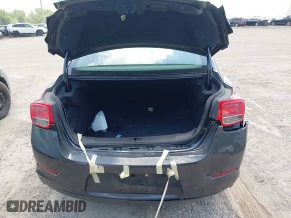 2015 Chevrolet Malibu LS z VIN 1G11A5SL2FF212399, wystawiony jako IAAI lot #42572437 z przebiegiem 147 798 mil mil oraz . Historia ofert i sprzedaży dostępna na DreamBid. Obrazek 6.