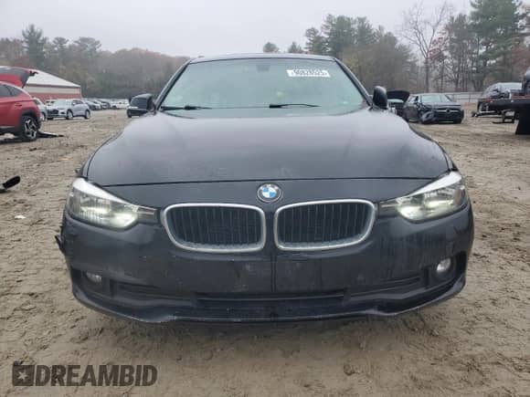2016 BMW 3 Series 320i xDrive z VIN WBA8E5G54GNU21359, wystawiony jako Copart lot #90828525 z przebiegiem 152 230 mil mil oraz Czysty tytuł • Clean title. Historia ofert i sprzedaży dostępna na DreamBid. Obrazek 5.