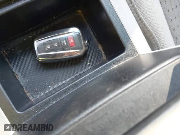 2013 Toyota Camry LE z VIN 4T1BD1FK5DU074343, wystawiony jako IAAI lot #42908273 z przebiegiem 180 827 mil mil oraz . Historia ofert i sprzedaży dostępna na DreamBid. Obrazek 11.