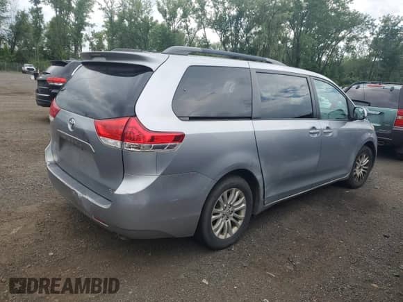 2012 Toyota Sienna XLE AAS with VIN 5TDYK3DC1CS273369, listed as a Copart auction lot 62348025 with Not provided miles and Clean title. Bid and sale history available at DreamBid. Image 3.