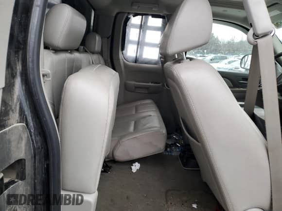 2007 Chevrolet Silverado 1500 1LT z VIN 1GCEK19037Z555006, wystawiony jako Copart lot #88484195 z przebiegiem 186 562 mil mil oraz Szkoda całkowita • Salvage title. Historia ofert i sprzedaży dostępna na DreamBid. Obrazek 10.