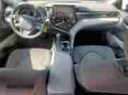 2021 Toyota Camry LE z VIN 4T1C11AK8MU586490, wystawiony jako Copart lot #81323625 z przebiegiem 70 716 mil mil oraz Szkoda całkowita • Salvage title. Historia ofert i sprzedaży dostępna na DreamBid. Obrazek 8.