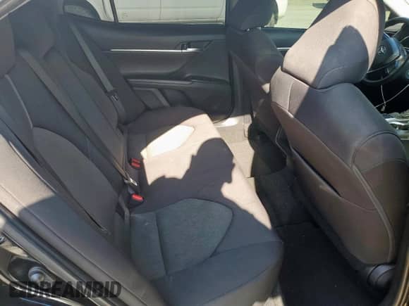 2023 Toyota Camry LE z VIN 4T1C11AK5PU763811, wystawiony jako Copart lot #81133375 z przebiegiem 46 782 mil mil oraz Szkoda całkowita • Salvage title. Historia ofert i sprzedaży dostępna na DreamBid. Obrazek 10.