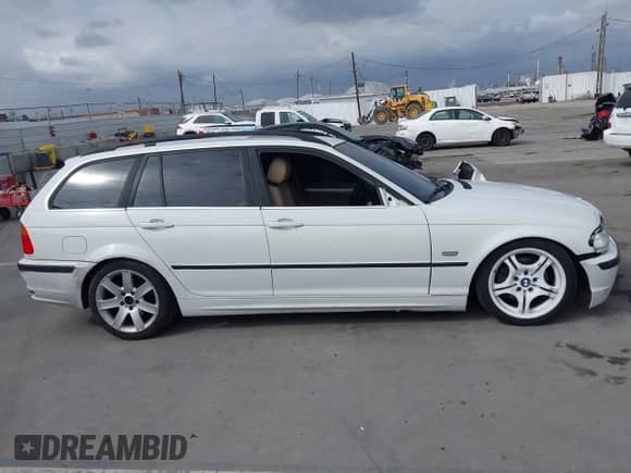 2004 BMW 3 Series 325i с VIN WBAEN33414PC12863, выставлен на аукционе IAAI как лот 43325667 с пробегом 101 779 миль миль и . История ставок и продаж доступна на DreamBid. Изображение 13.