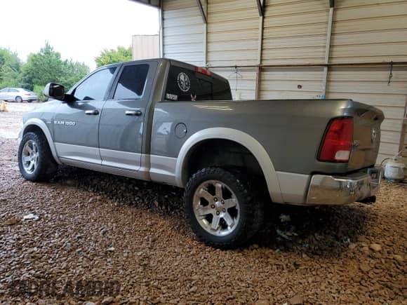 2012 Ram 1500 Laramie with VIN 1C6RD7JT3CS307997, listed as a Copart auction lot 67632515 with 164,326 mi miles and Clean title. Bid and sale history available at DreamBid. Image 2.