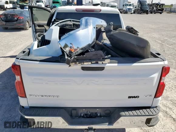 2023 Chevrolet Silverado 1500 LTZ z VIN 2GCPAEED7P1106142, wystawiony jako Copart lot #57352225 z przebiegiem Nie podano mil oraz Szkoda całkowita • Salvage title. Historia ofert i sprzedaży dostępna na DreamBid. Obrazek 12.