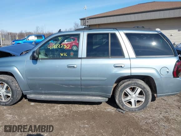 2006 Chevrolet TrailBlazer LT z VIN 1GNDT13S462316677, wystawiony jako IAAI lot #41922730 z przebiegiem 153 626 mil mil oraz . Historia ofert i sprzedaży dostępna na DreamBid. Obrazek 15.