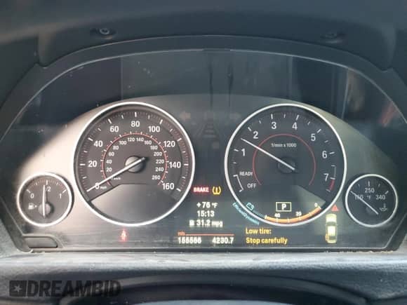 2013 BMW 3 Series 328i z VIN WBA3C1C51DF436499, wystawiony jako Copart lot #89733355 z przebiegiem 155 566 mil mil oraz Szkoda całkowita • Salvage title. Historia ofert i sprzedaży dostępna na DreamBid. Obrazek 9.