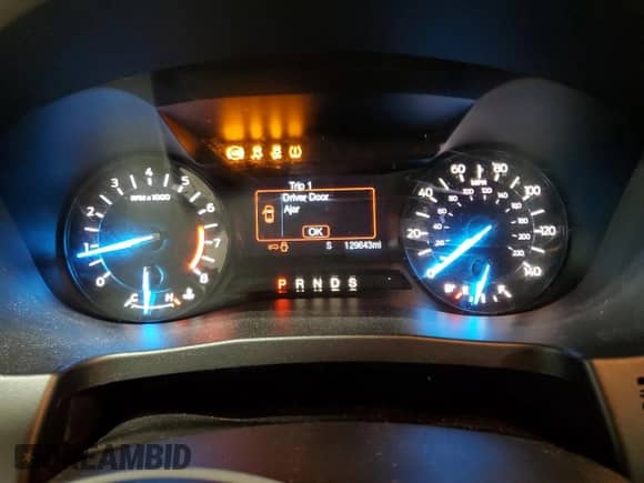 2018 Ford Explorer XLT z VIN 1FM5K8DHXJGA91393, wystawiony jako Copart lot #71910495 z przebiegiem 129 643 mil mil oraz Szkoda całkowita • Salvage title. Historia ofert i sprzedaży dostępna na DreamBid. Obrazek 9.