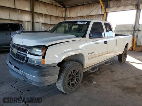 2007 Chevrolet Silverado 2500HD Work Truck с VIN 1GCHK29U47E194723, выставлен на аукционе Copart как лот 80280004 с пробегом 435 471 миль миль и Списание • Salvage title. История ставок и продаж доступна на DreamBid. Изображение 1.