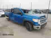 2017 Toyota Tundra SR5 z VIN 5TFEW5F13HX217577, wystawiony jako IAAI lot #41541971 z przebiegiem 73 681 mil mil oraz . Historia ofert i sprzedaży dostępna na DreamBid. Obrazek 1.