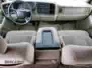 2001 Chevrolet Suburban LS с VIN 3GNEC16T61G166094, выставлен на аукционе Copart как лот 44031135 с пробегом 229 103 миль миль и Чистый • Clean title. История ставок и продаж доступна на DreamBid. Изображение 8.