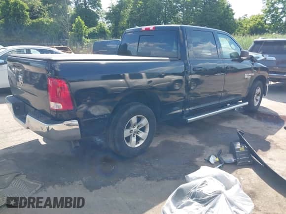 2020 Ram 1500 SLT z VIN 1C6RR6TTXLS134780, wystawiony jako IAAI lot #42573744 z przebiegiem 128 141 mil mil oraz . Historia ofert i sprzedaży dostępna na DreamBid. Obrazek 4.