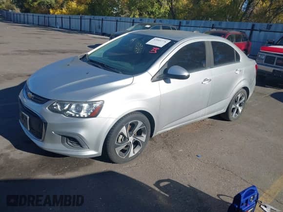 2017 Chevrolet Sonic Premier z VIN 1G1JF5SB9H4128474, wystawiony jako IAAI lot #43501776 z przebiegiem 78 088 mil mil oraz . Historia ofert i sprzedaży dostępna na DreamBid. Obrazek 2.