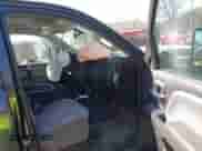 2017 Chevrolet Silverado 2500HD Work Truck z VIN 1GC1KUEG0HF219674, wystawiony jako IAAI lot #41883430 z przebiegiem 94 113 mil mil oraz . Historia ofert i sprzedaży dostępna na DreamBid. Obrazek 5.