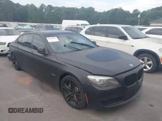 2011 BMW 7 Series 750Li z VIN WBAKB8C57BC852272, wystawiony jako IAAI lot #43098692 z przebiegiem 140 076 mil mil oraz . Historia ofert i sprzedaży dostępna na DreamBid. Obrazek 1.