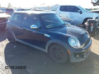 2013 MINI Hardtop S с VIN WMWSV3C52DT390281, выставлен на аукционе IAAI как лот 43409091 с пробегом 117 000 миль миль и . История ставок и продаж доступна на DreamBid. Изображение 1.
