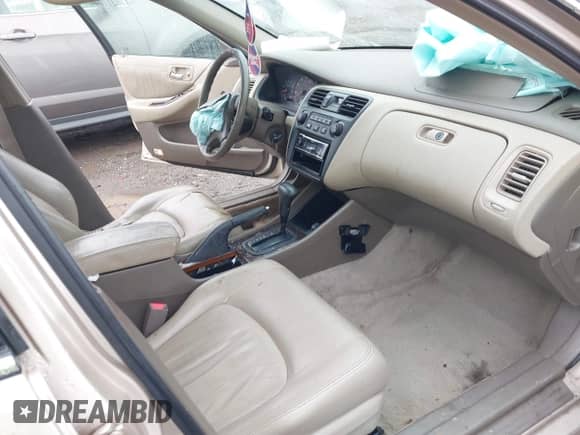 2000 Honda Accord EX with VIN JHMCG5662YC012970, listed as a IAAI auction lot 41577963 with 232,739 mi miles and . Bid and sale history available at DreamBid. Image 5.