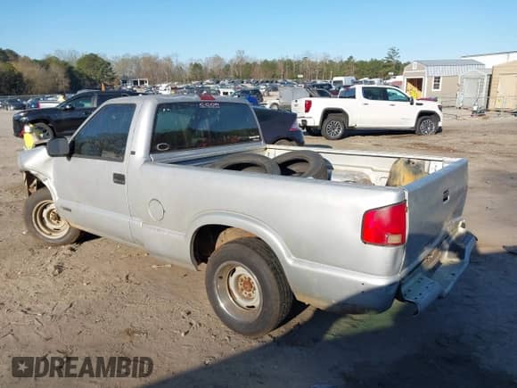 1995 Chevrolet S-10 with VIN 1GCCS1442SK162259, listed as a IAAI auction lot 41870338 with 222,349 mi miles and . Bid and sale history available at DreamBid. Image 3.