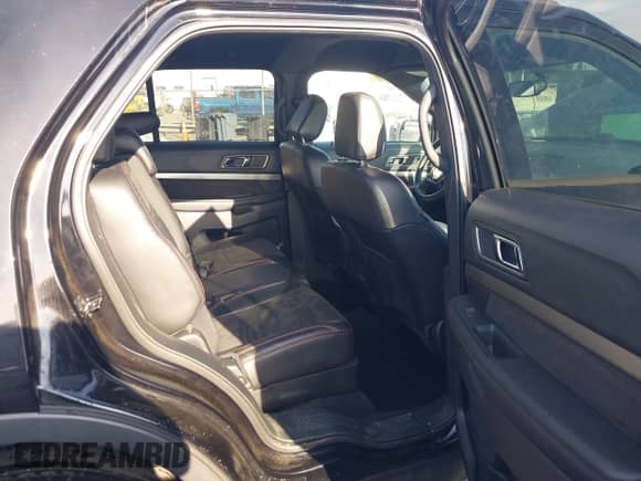 2018 Ford Explorer XLT with VIN 1FM5K7D8XJGC80653, listed as a IAAI auction lot 43239781 with 71,327 mi miles and . Bid and sale history available at DreamBid. Image 8.