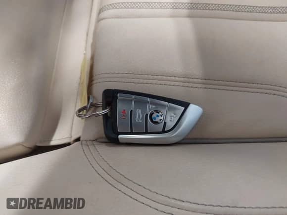 2018 BMW 5 Series 530i xDrive с VIN WBAJA7C54JWC75211, выставлен на аукционе IAAI как лот 42288714 с пробегом 47 810 миль миль и . История ставок и продаж доступна на DreamBid. Изображение 11.