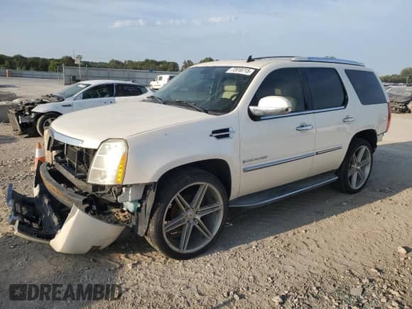 2008 Cadillac Escalade with VIN 1GYFK63868R127894, listed as a Copart auction lot 72010715 with 227,901 mi miles and Salvage title. Bid and sale history available at DreamBid. Image 1.